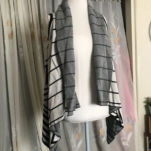 Xs flowy sleeveless cardigan